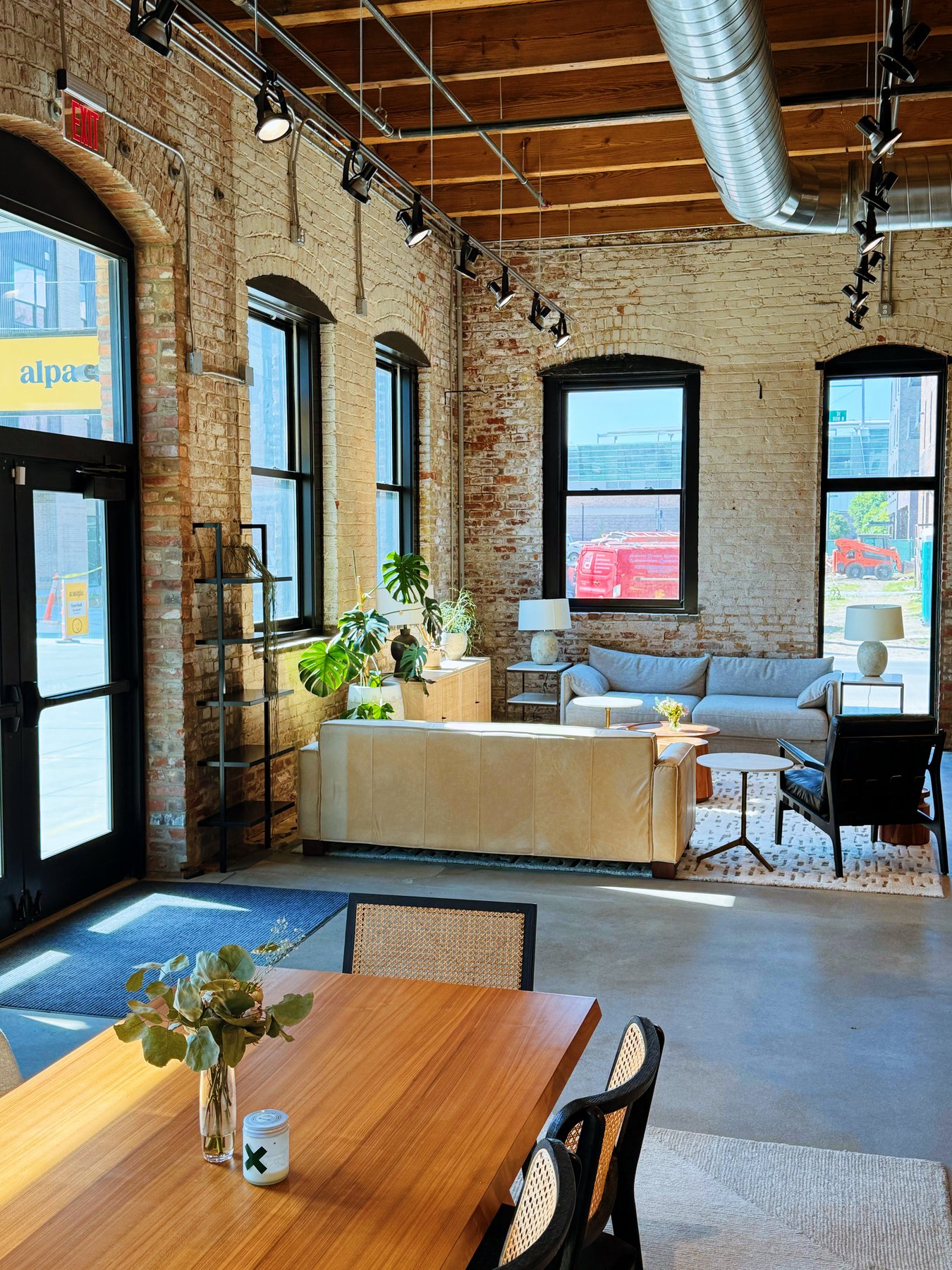 E6757665-C6BC-4635-A72E-F13B5753AAB3